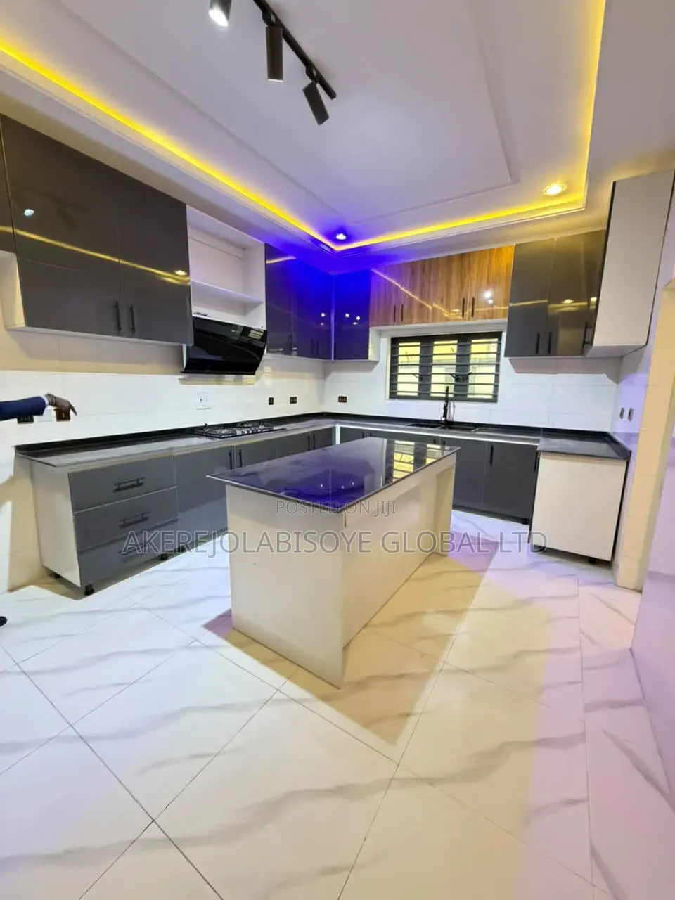 4bdrm Duplex in Lugbe By Von, FHA for sale