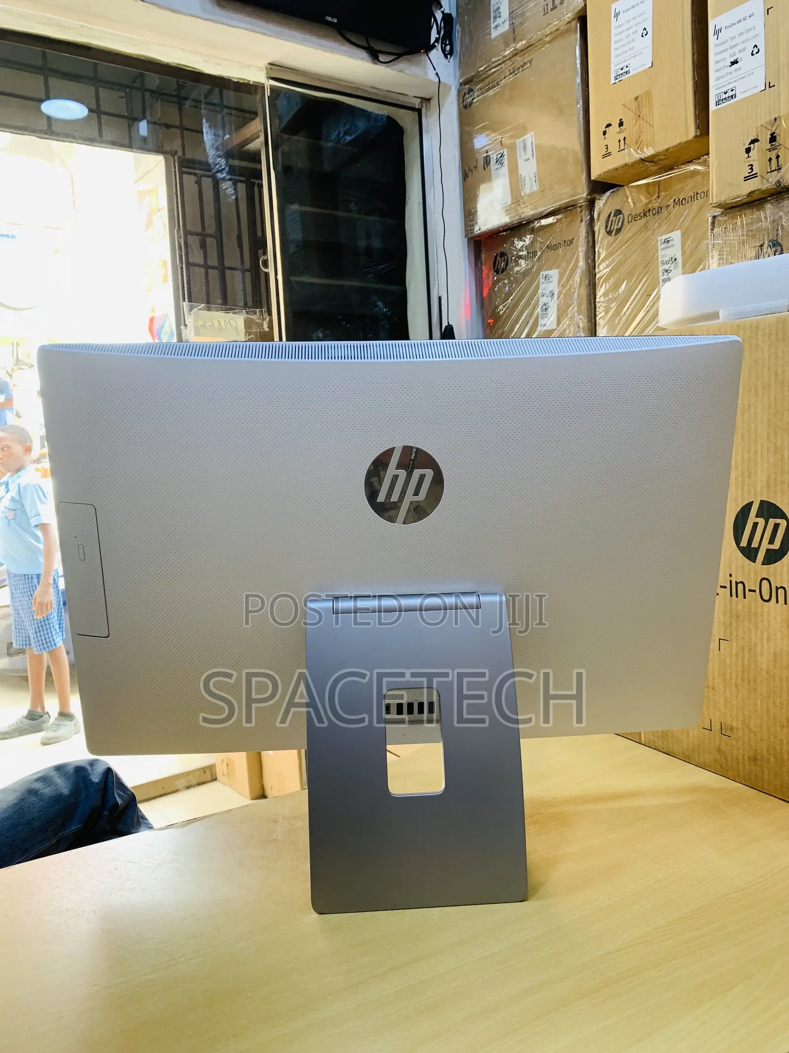 New Desktop Computer HP Pavilion 27 8GB Intel Core i5 HDD 1T