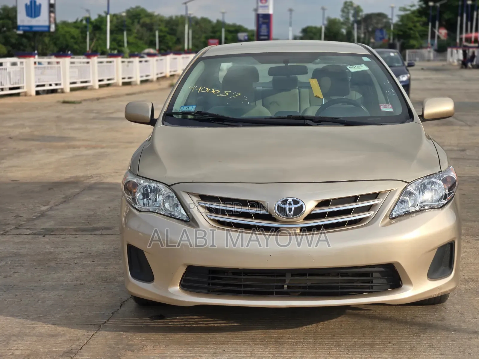 Toyota Corolla 2013 Gold
