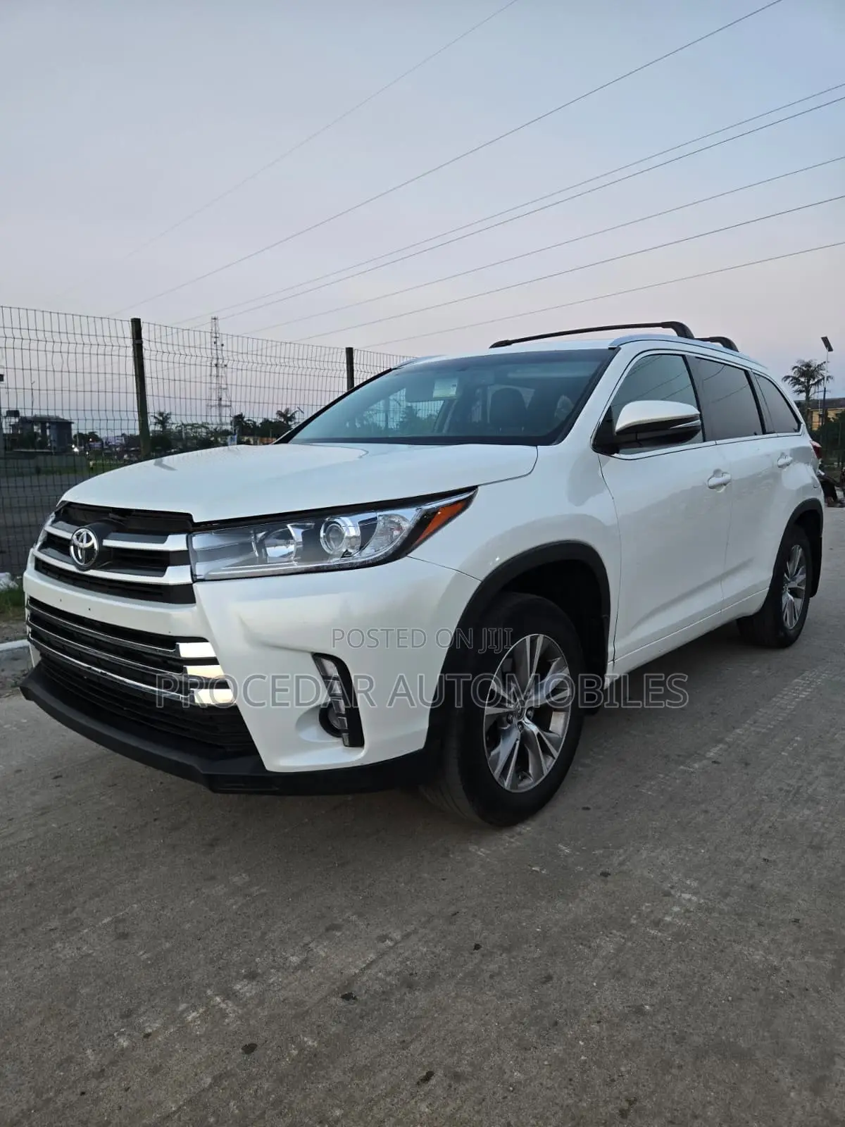 Toyota Highlander XLE 4dr SUV (3.5L 6cyl 6A) 2015 White