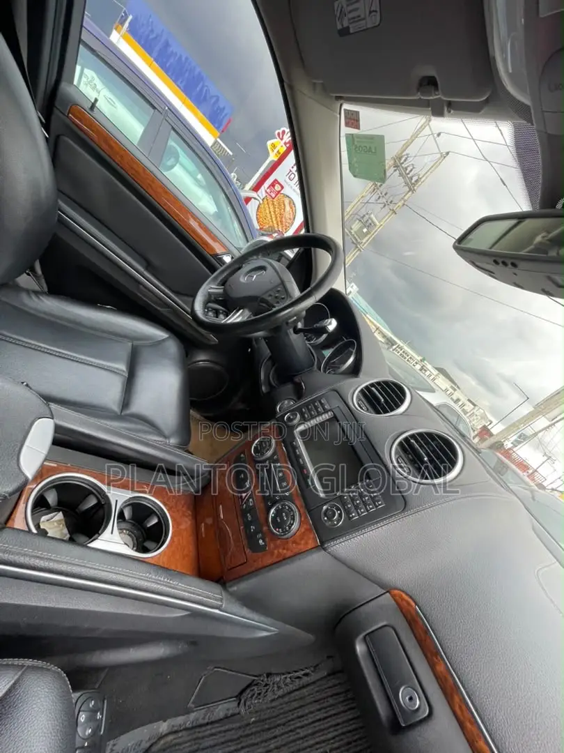 Mercedes-Benz GL-Class 2009 Gray