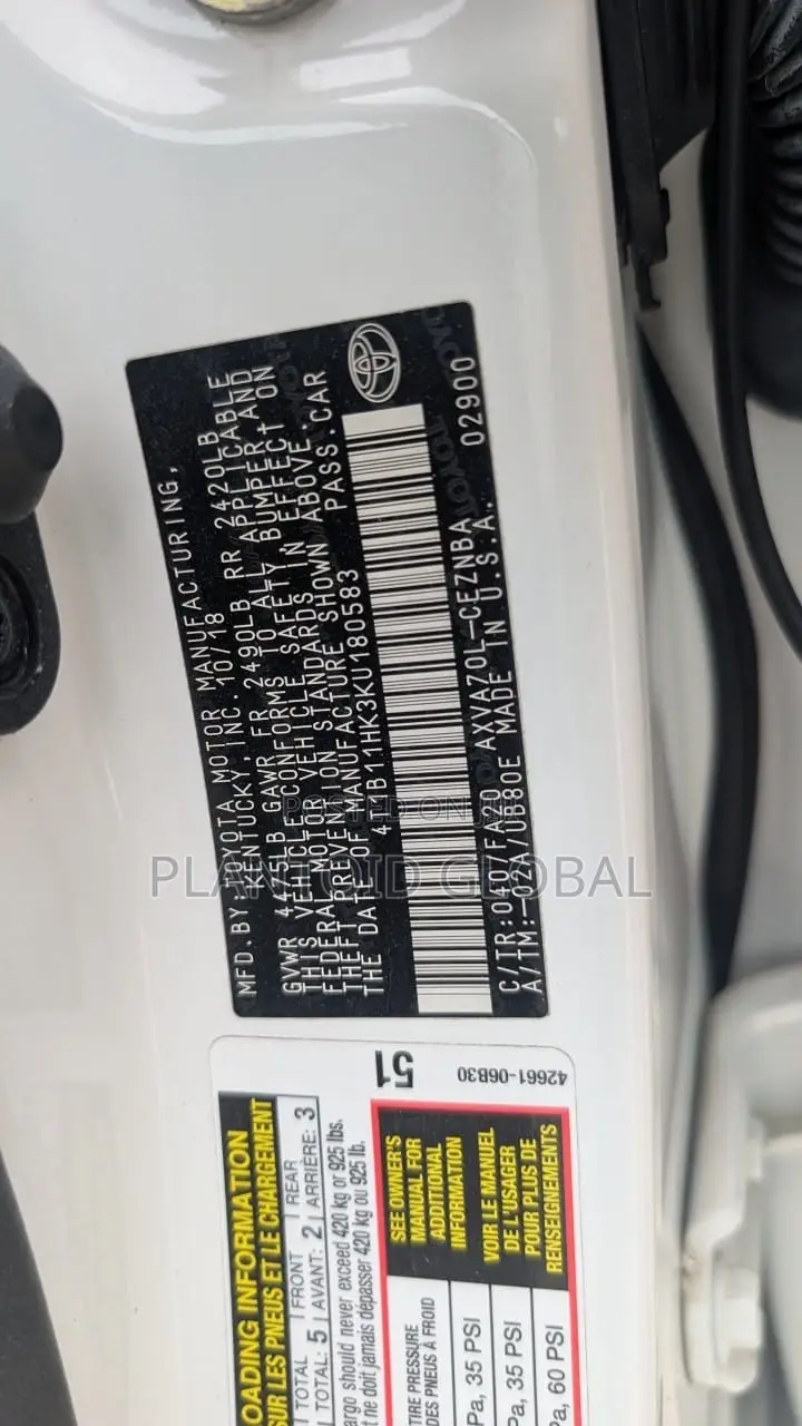Toyota Camry SE FWD (2.5L 4cyl 8AM) 2018 White