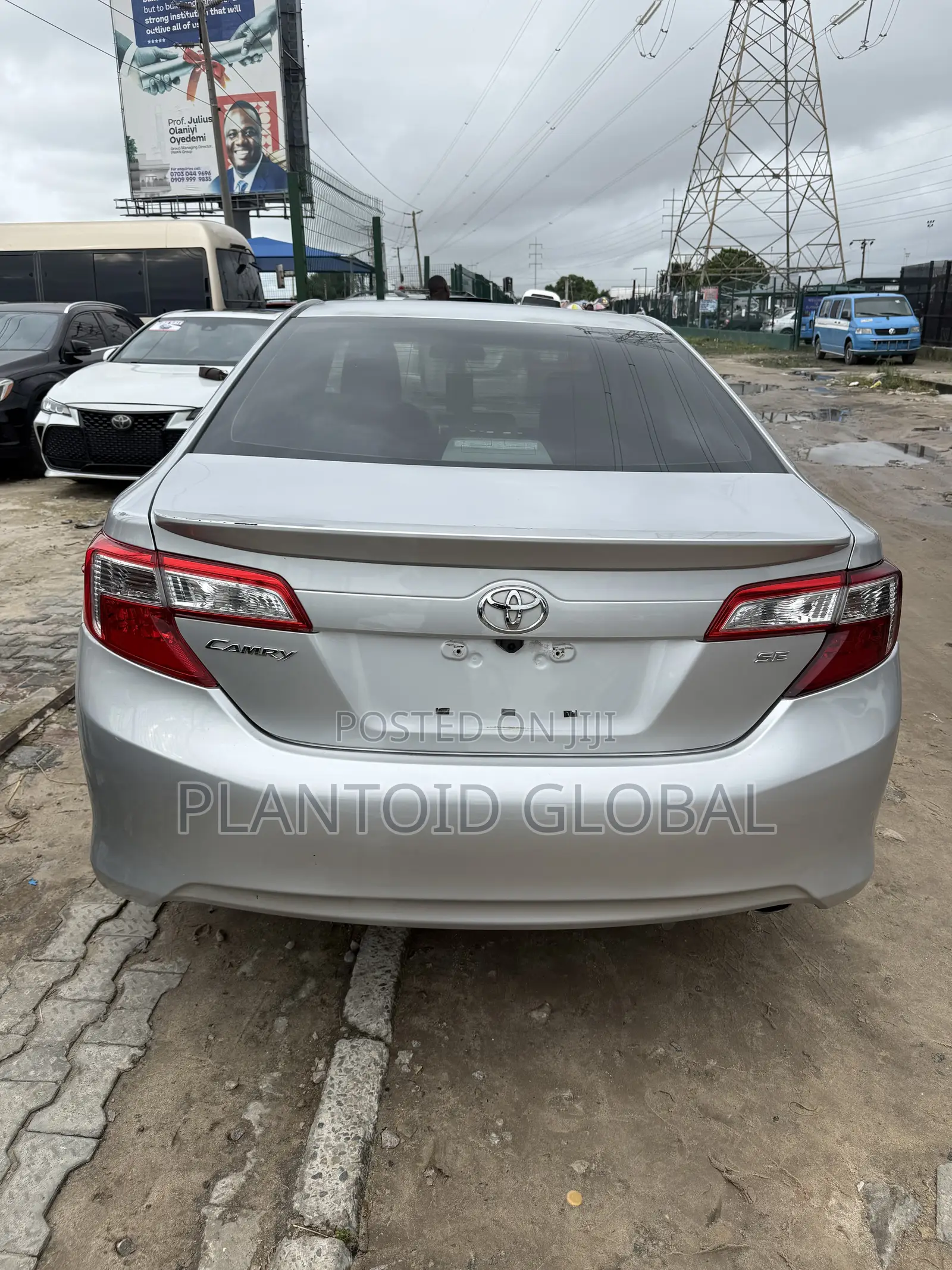 Toyota Camry SE 4dr Sedan (2.5L 4cyl 6A) 2013 Silver