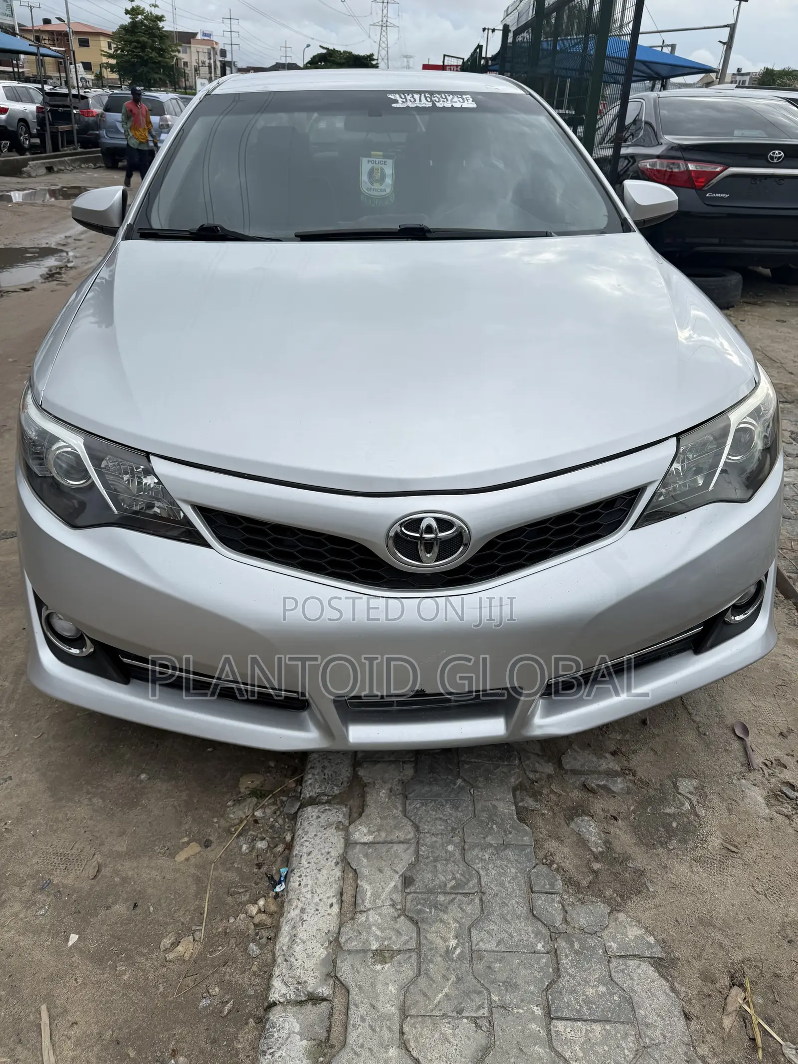 Toyota Camry SE 4dr Sedan (2.5L 4cyl 6A) 2013 Silver