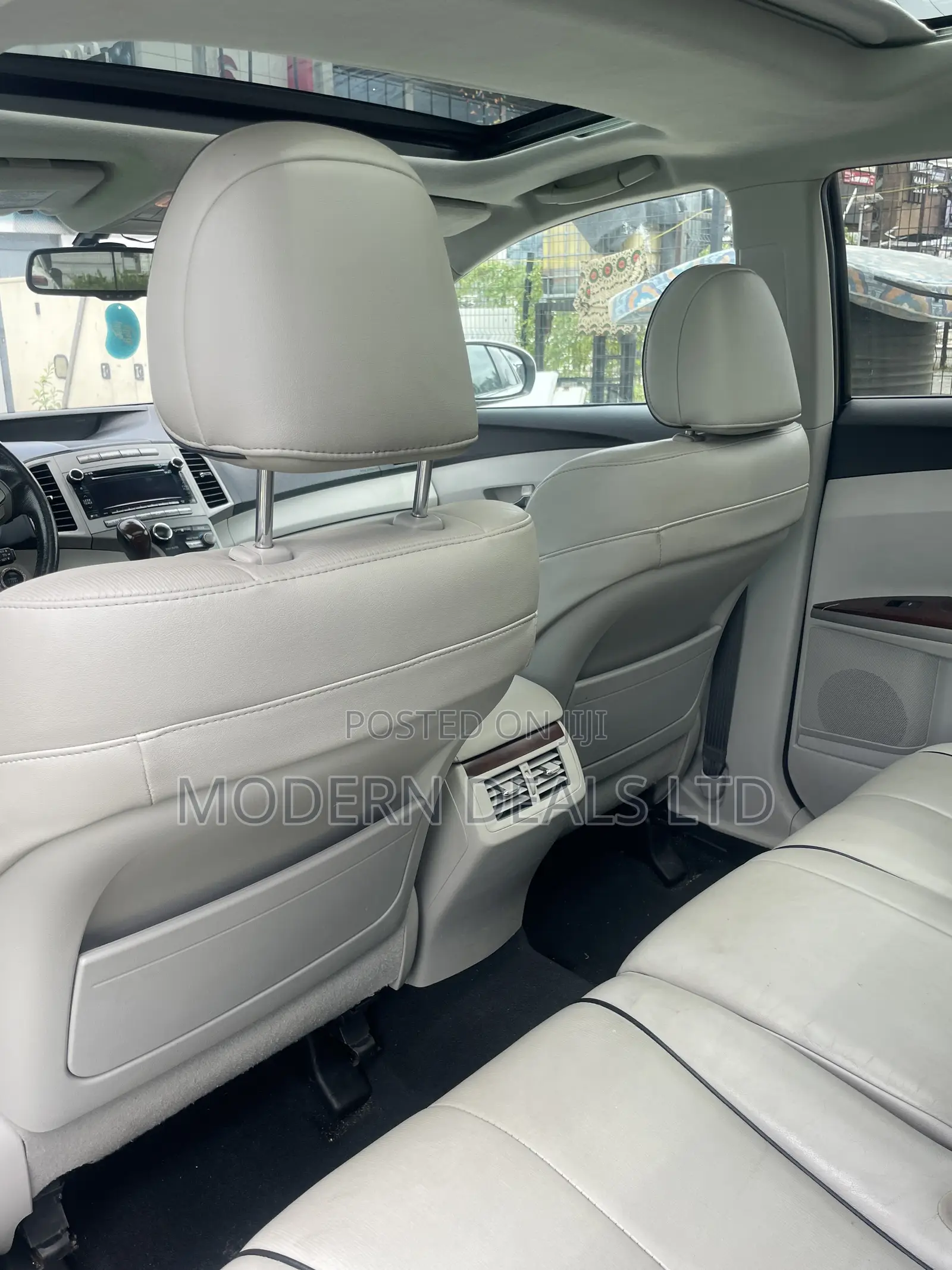 Toyota Venza 2011 White