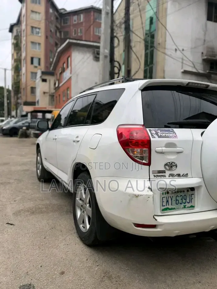 Toyota RAV4 2007 White