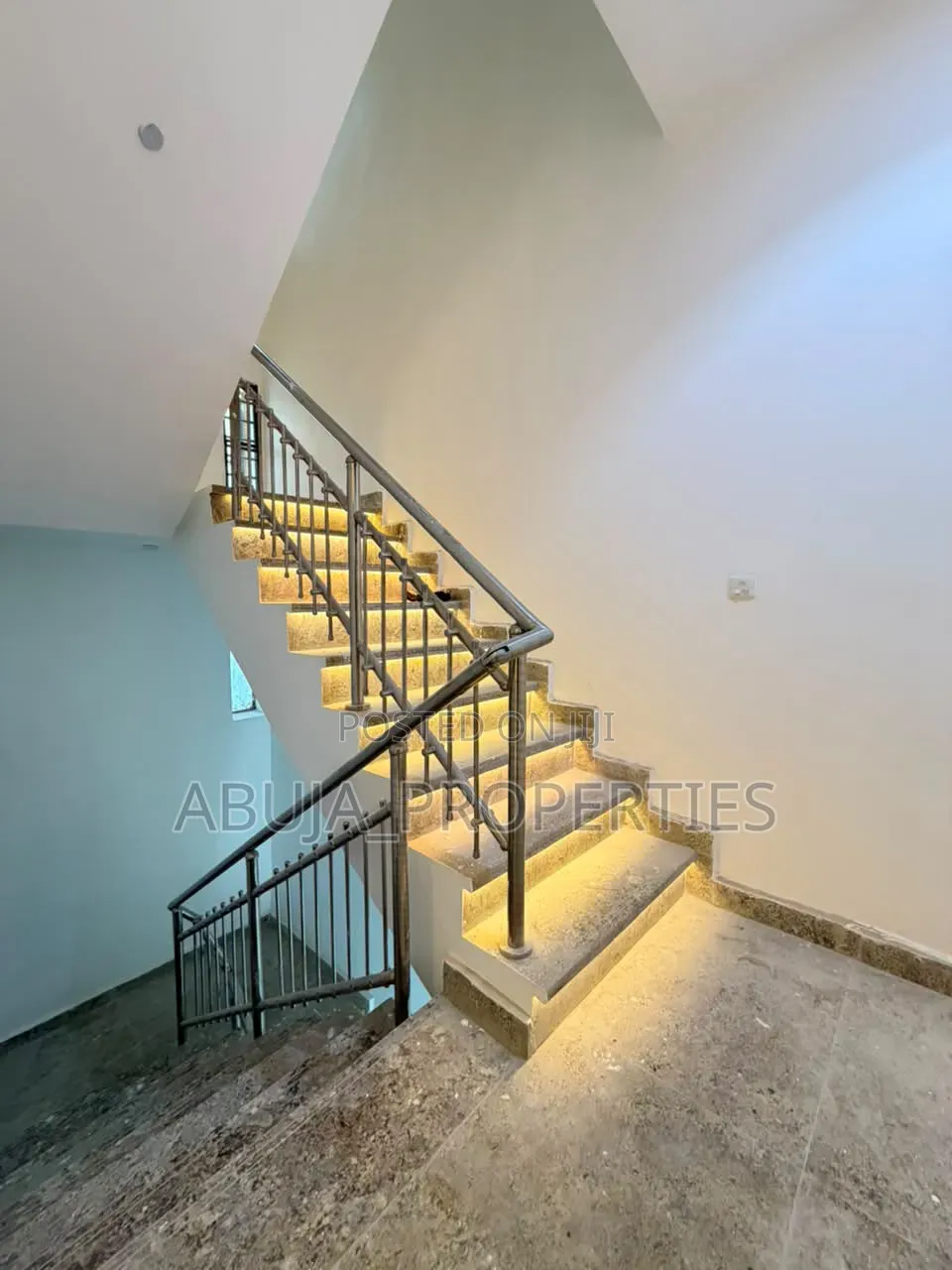 4bdrm Duplex in Gwarinpa for rent