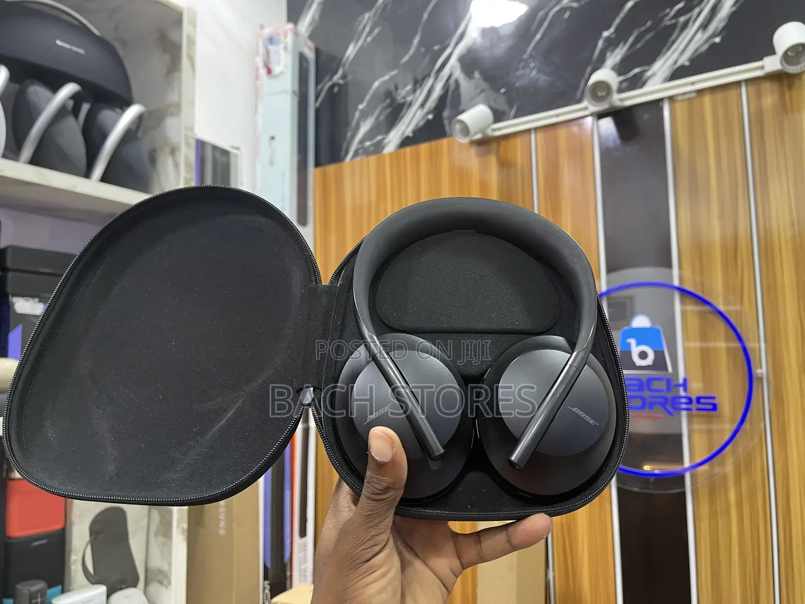 Bose 700 Noise Cancelling Headphone With Alexa Google Voice