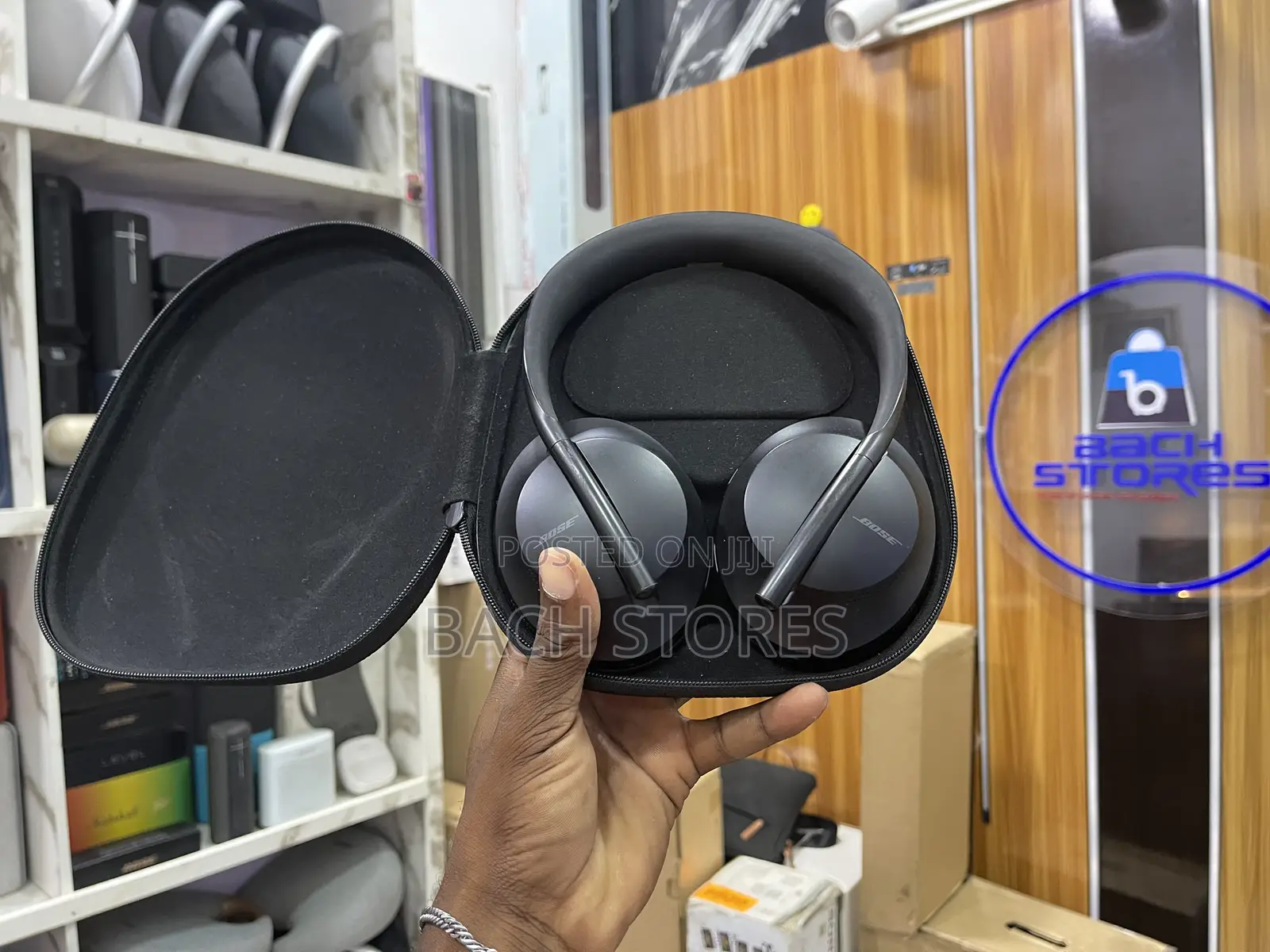 Bose 700 Noise Cancelling Headphone With Alexa Google Voice
