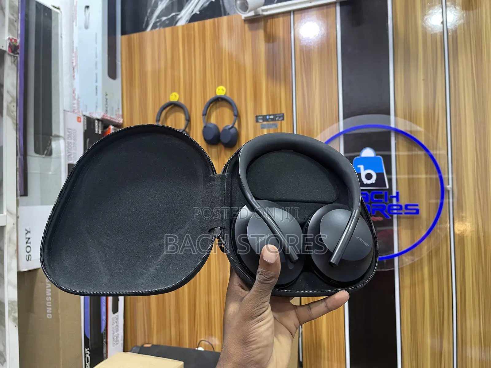 Bose 700 Noise Cancelling Headphone With Alexa Google Voice