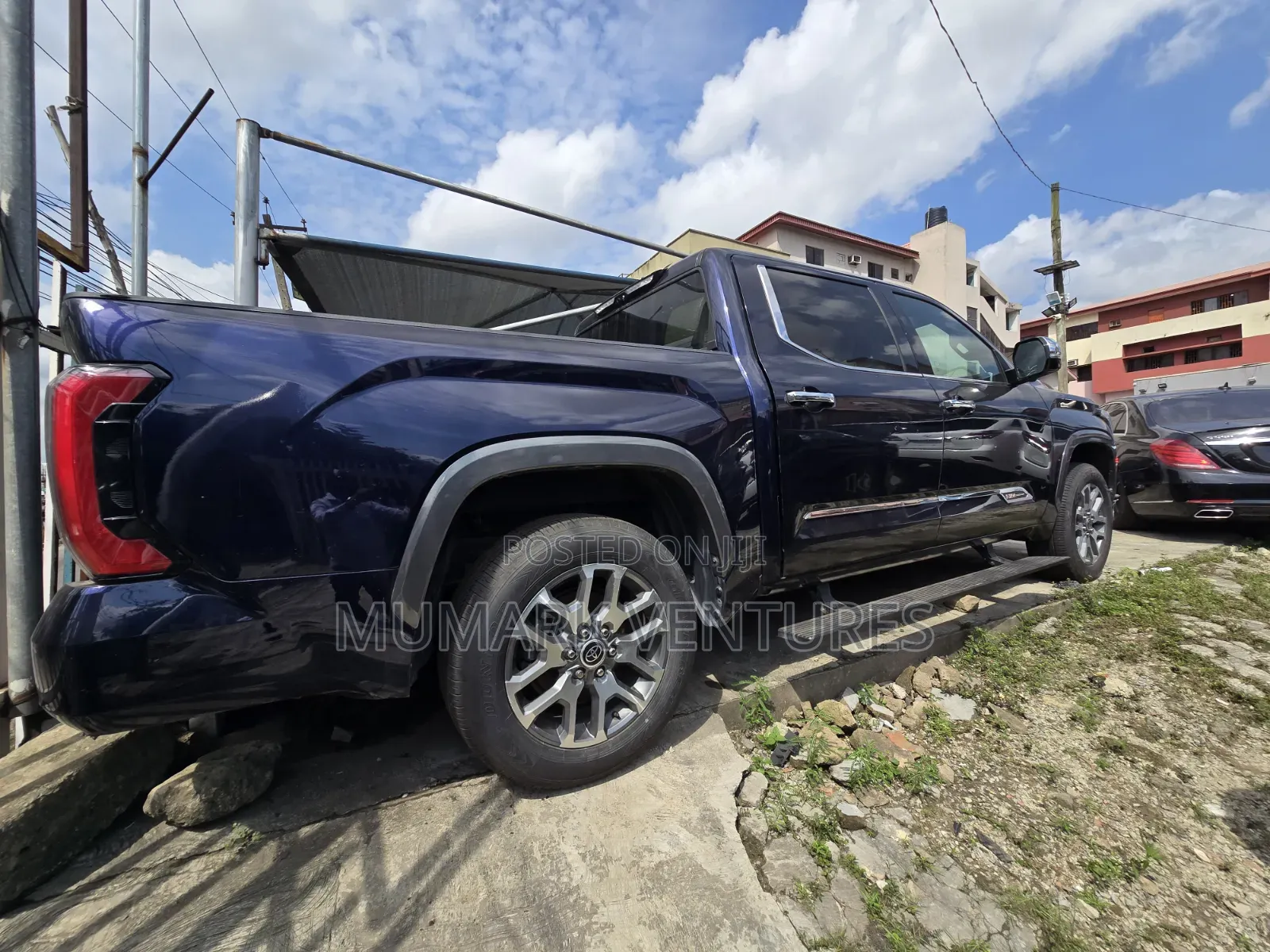 Toyota Tundra 2022 Blue