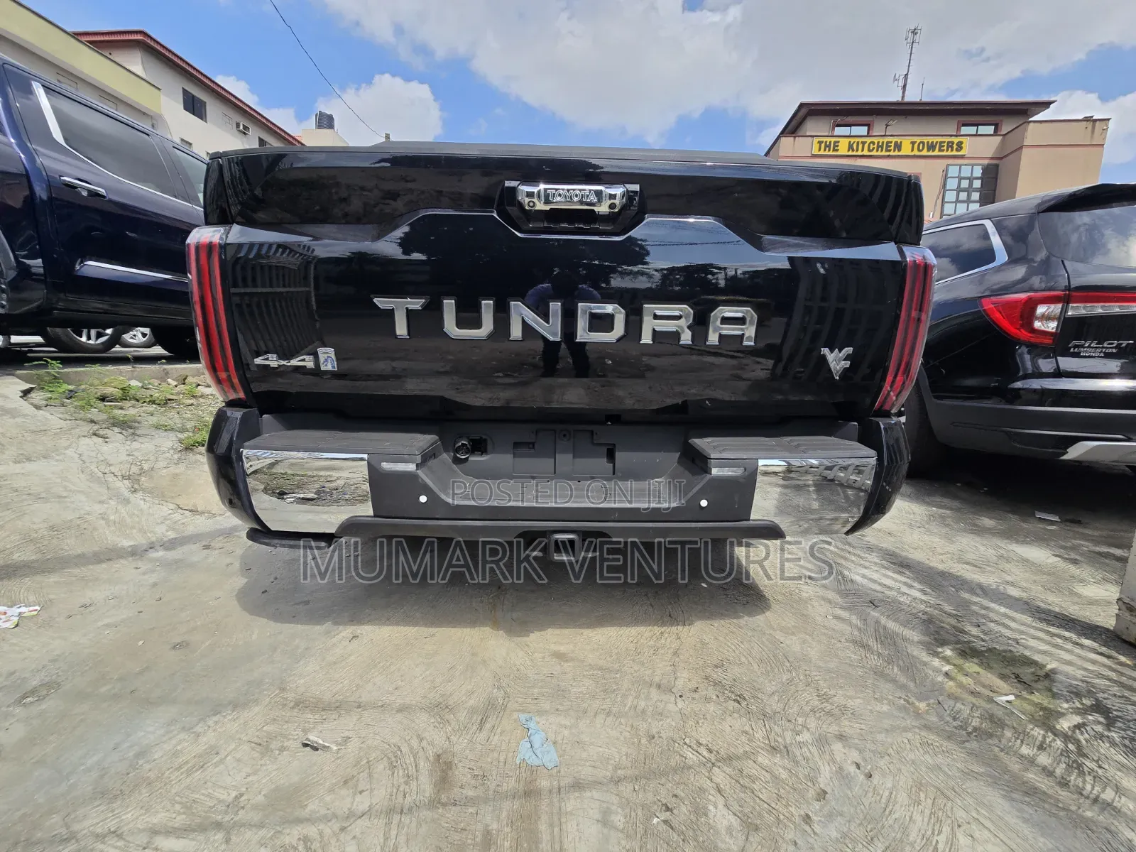 Toyota Tundra 2023 Black
