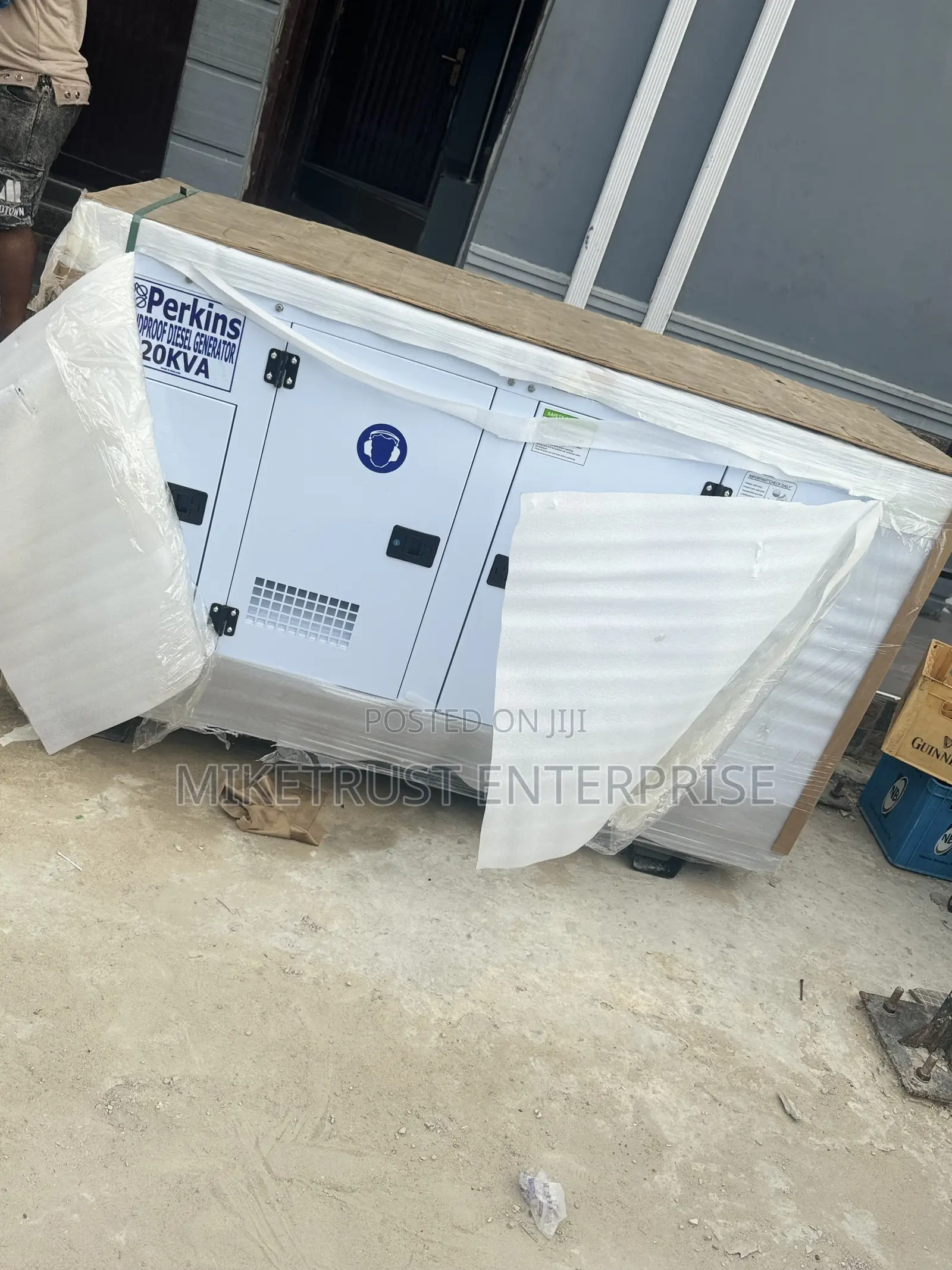 Perkins Soundproof 20kva Diesel Generator