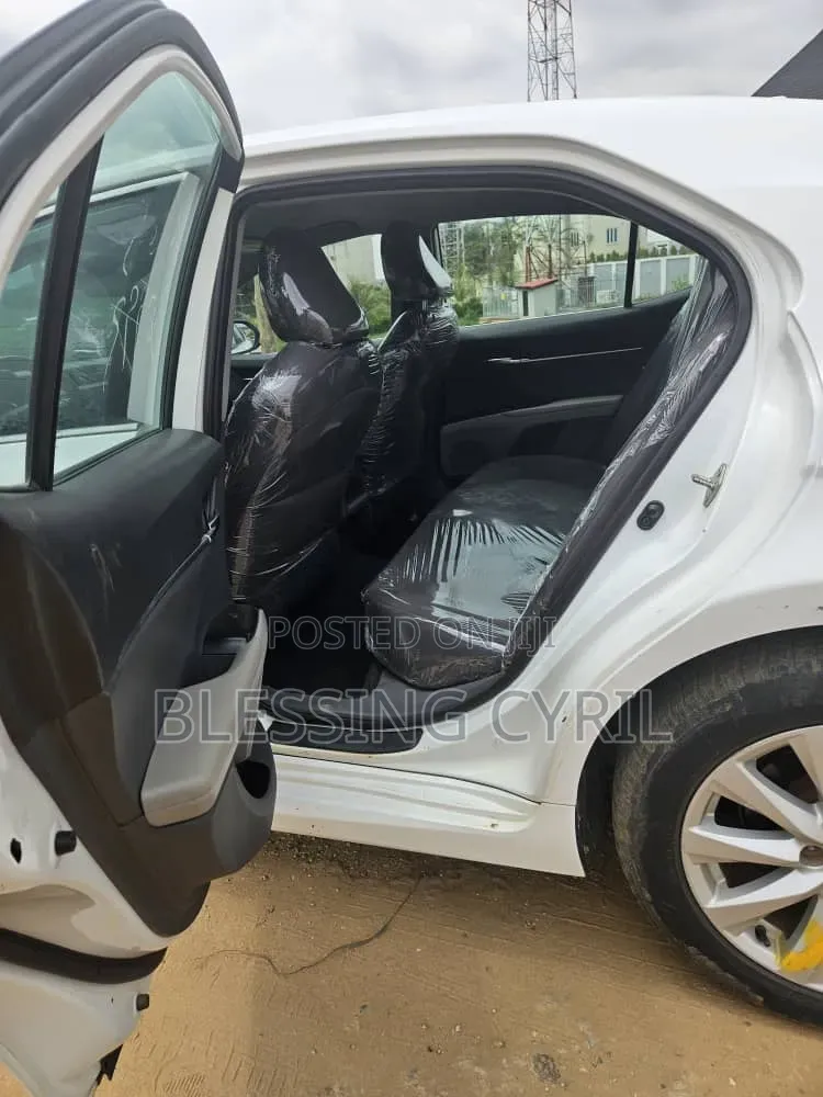 Toyota Camry 2020 White