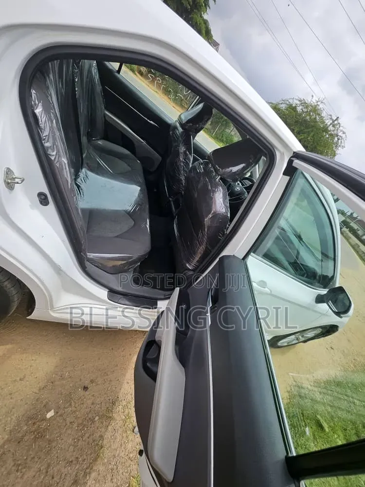 Toyota Camry 2020 White