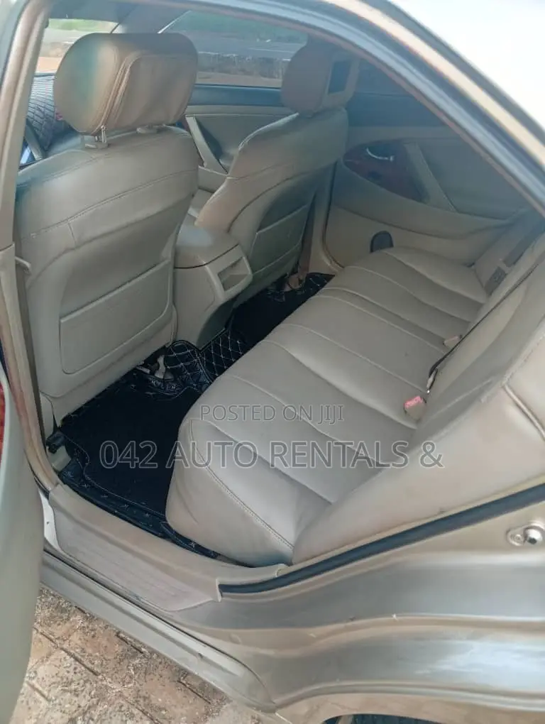 Toyota Camry 2008 Gold