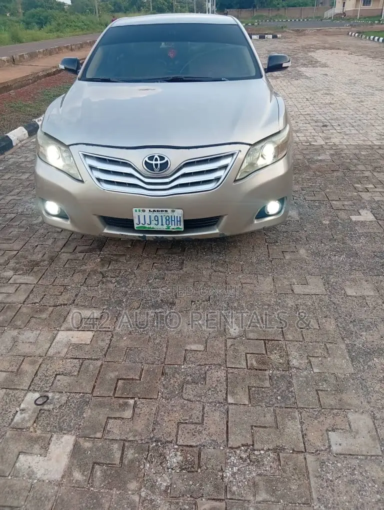 Toyota Camry 2008 Gold