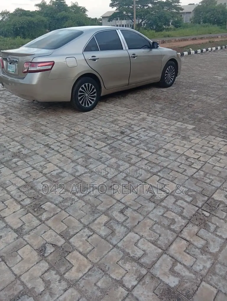 Toyota Camry 2008 Gold