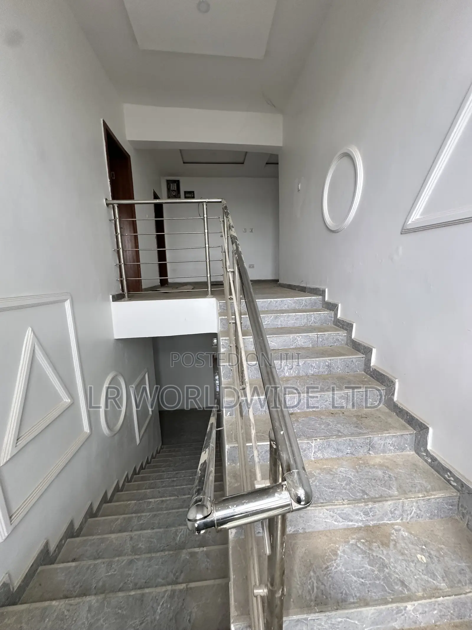5bdrm Duplex in Lugbe District for rent