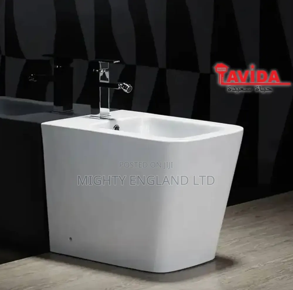 Wall-Mounted Bidet With a Design in Glossy White Ceramic