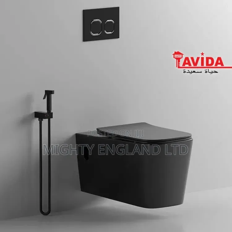 Modern Wall-Hung Toilet Features a Sleek Matte Black Ceramic Finish