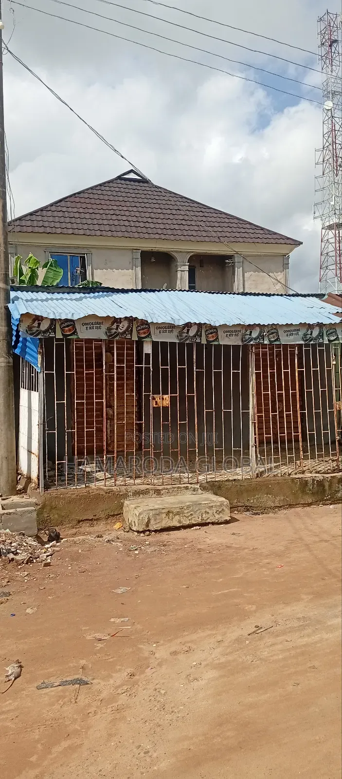 11bdrm Block of Flats in Ijegun, Alimosho for sale