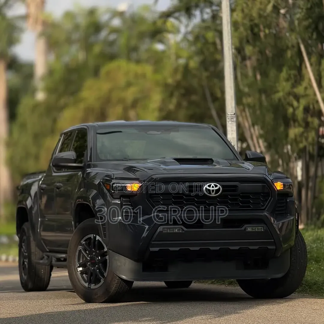 Toyota Tacoma 2025 Black