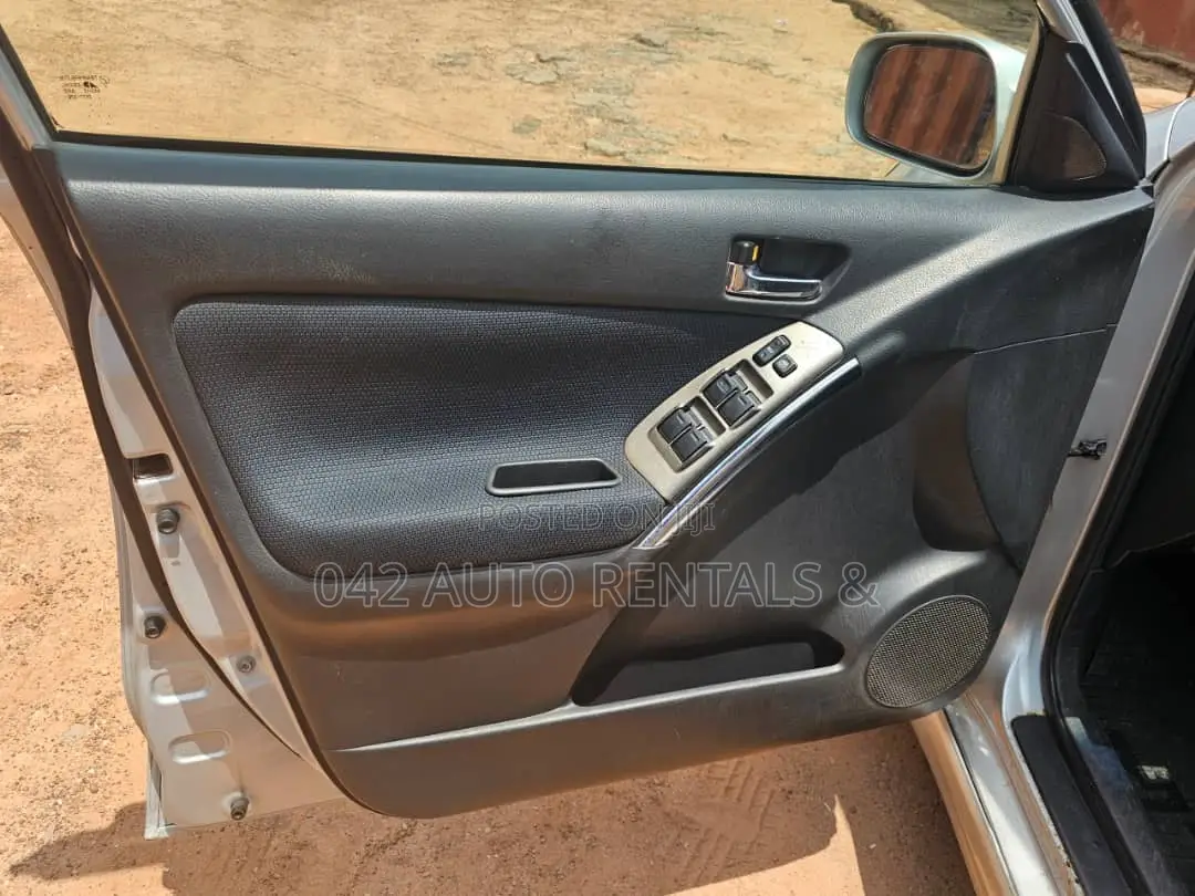 Toyota Matrix 2006 Silver