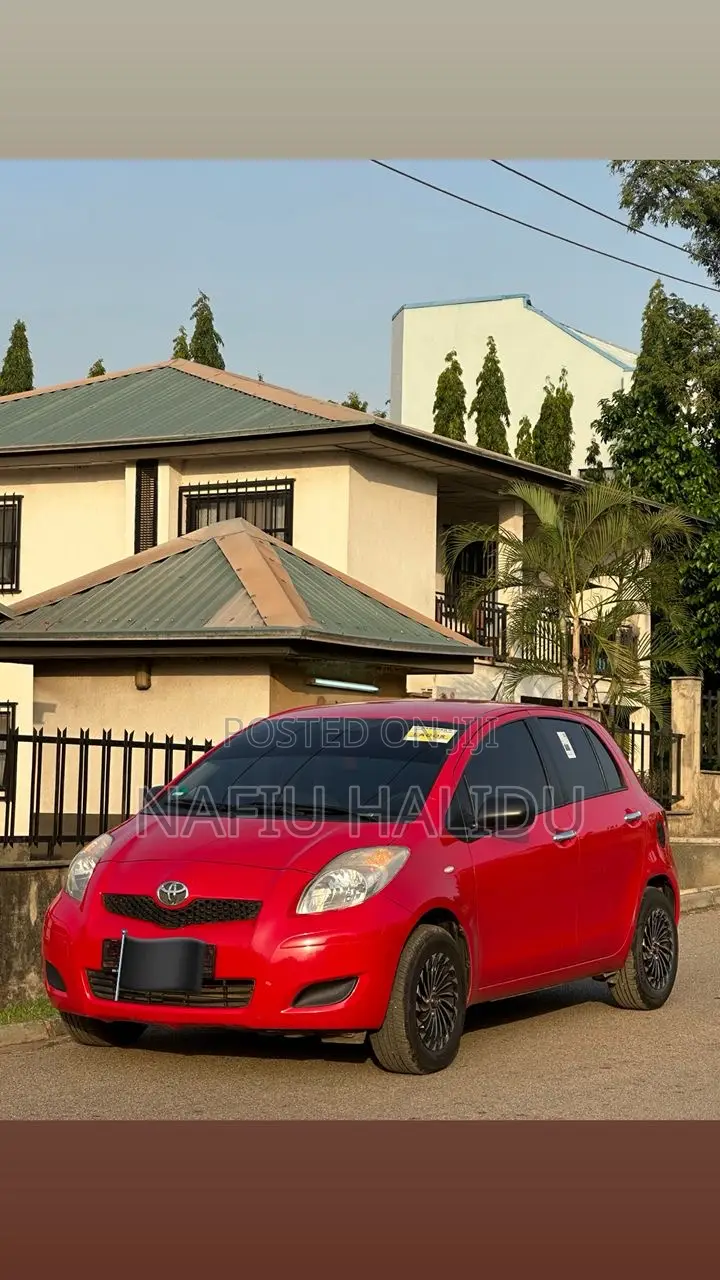 Toyota Yaris 2003 Red