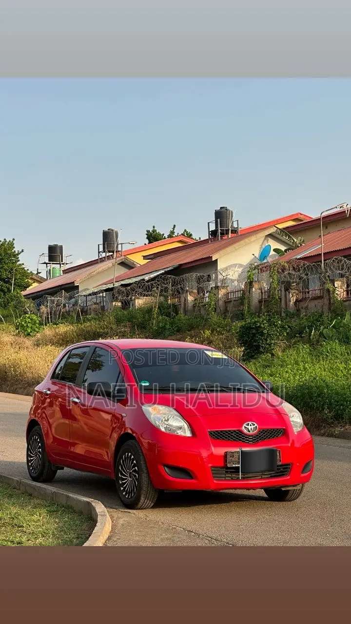 Toyota Yaris 2003 Red