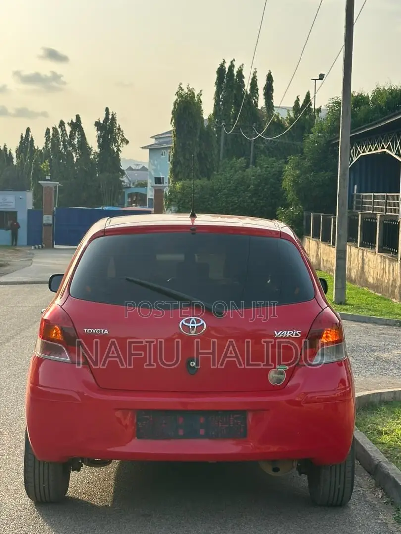 Toyota Yaris 2003 Red