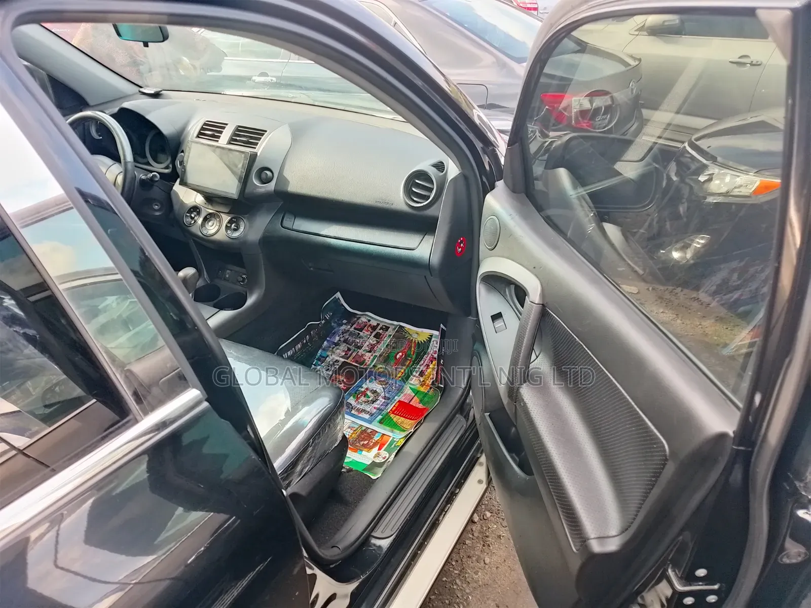 Toyota Rav4 2011. V4 Engine Model Full Option