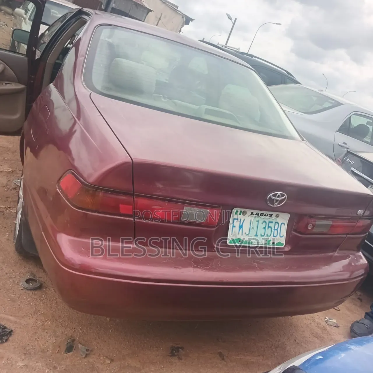 Toyota Camry 2000 Red