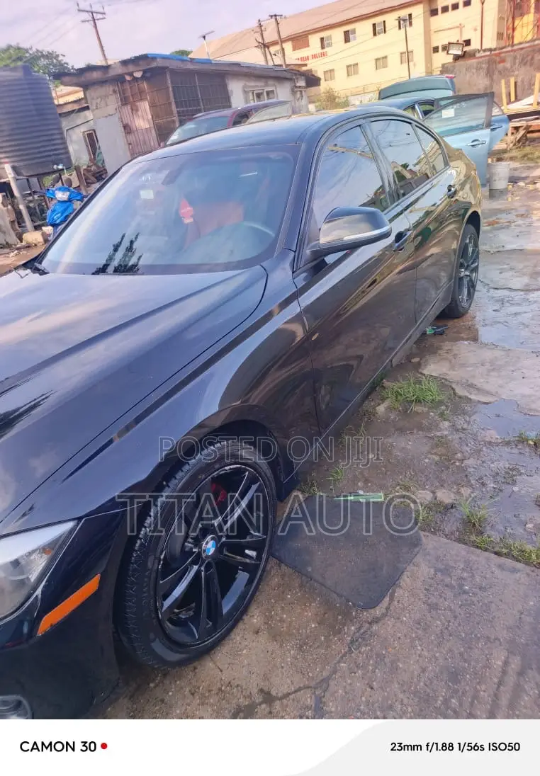 BMW 320i Sedan RWD 2016 Black