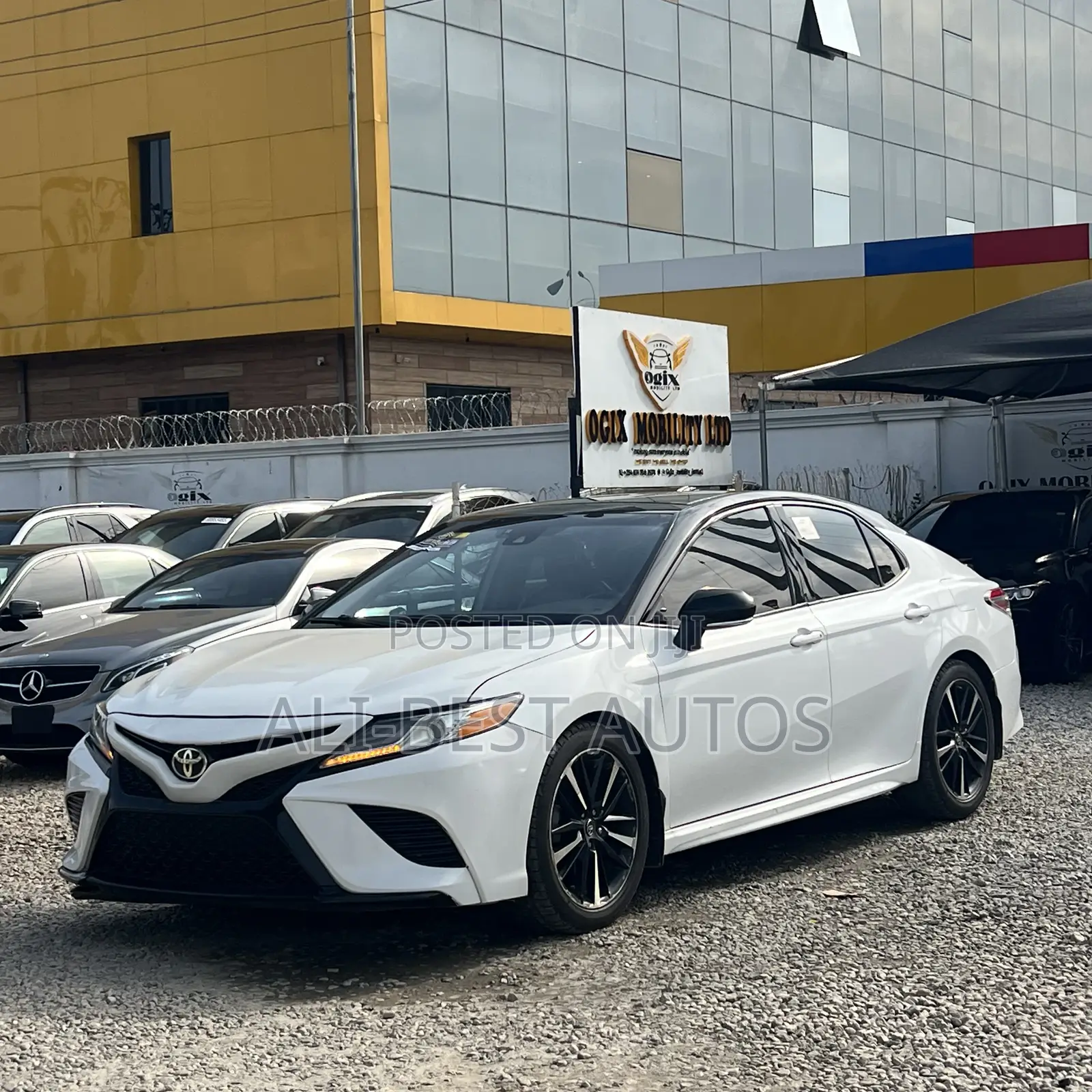 Toyota Camry XSE (2.5L 4cyl 8A) 2019 White