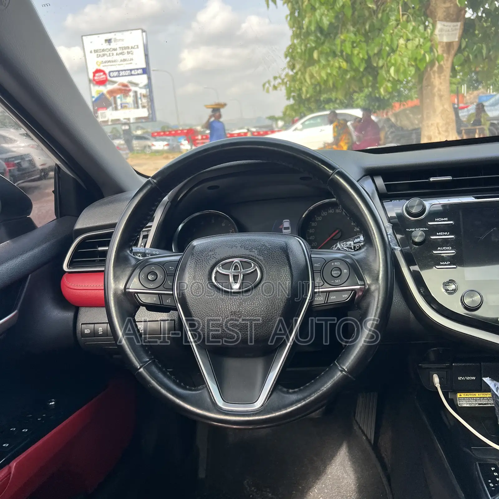 Toyota Camry XSE (2.5L 4cyl 8A) 2019 White