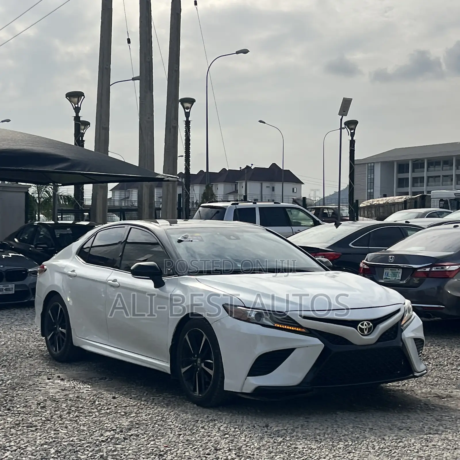 Toyota Camry XSE (2.5L 4cyl 8A) 2019 White