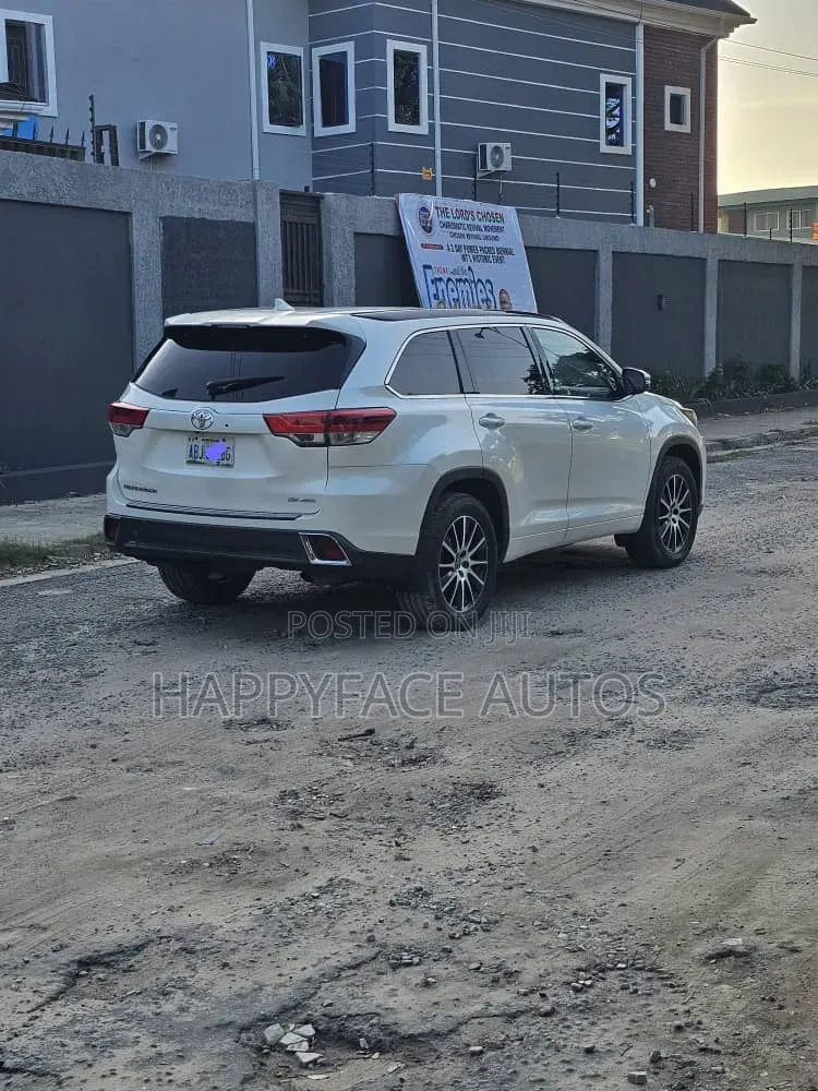 Toyota Highlander 2019 White