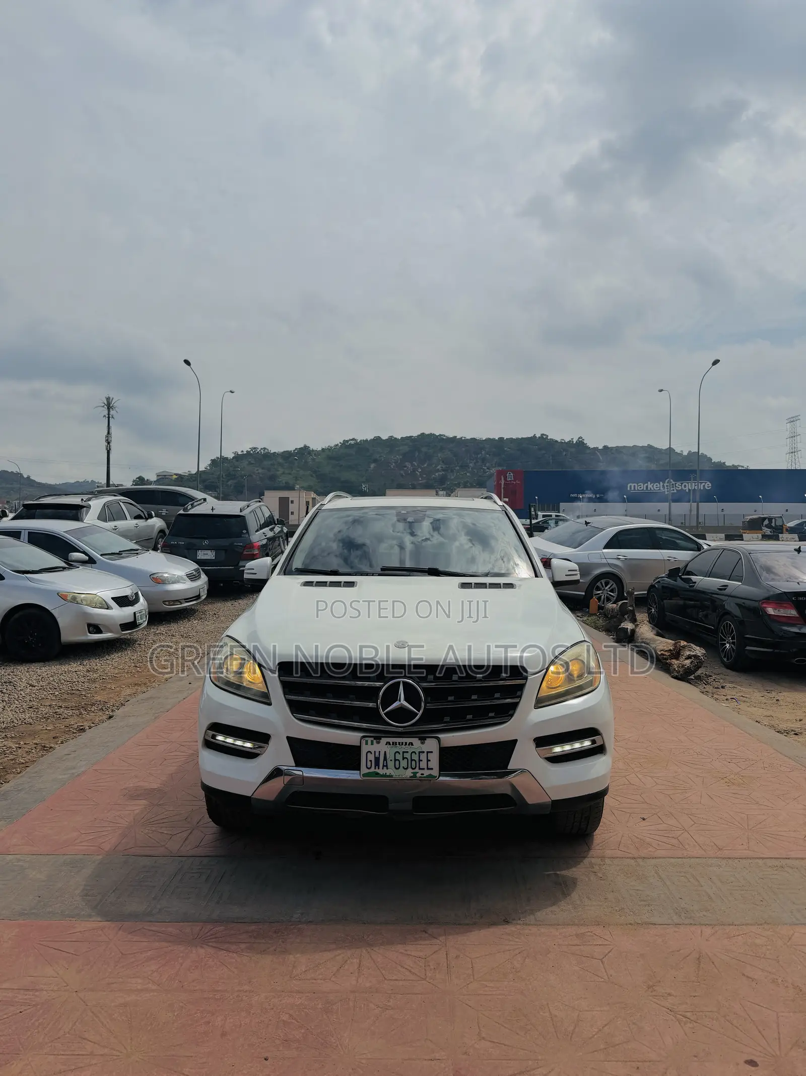 Mercedes-Benz M Class ML350 4MATIC 4dr SUV AWD (3.5L 6cyl 7A) 2014