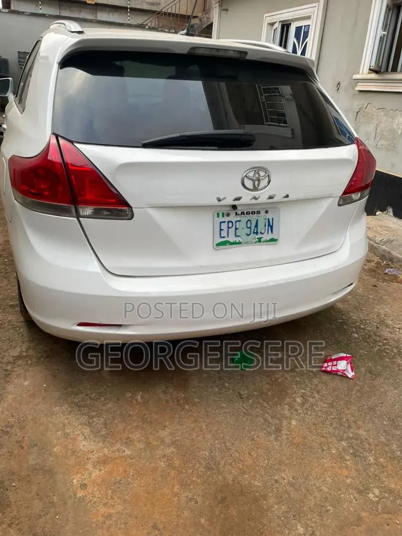 Toyota Venza 2010 White