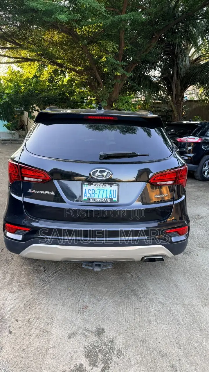 Hyundai Santa Fe SE Ultimate FWD 2017 Black