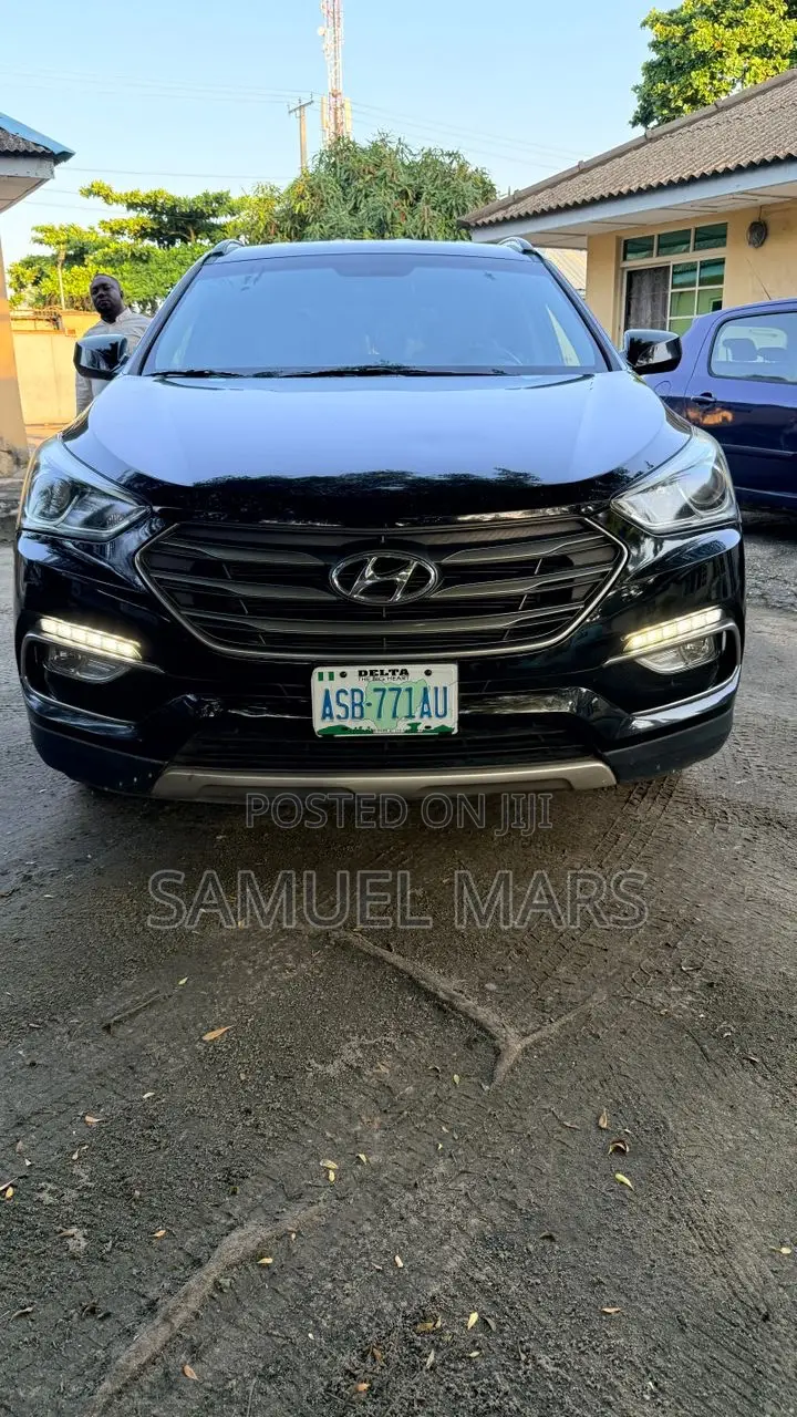 Hyundai Santa Fe SE Ultimate FWD 2017 Black