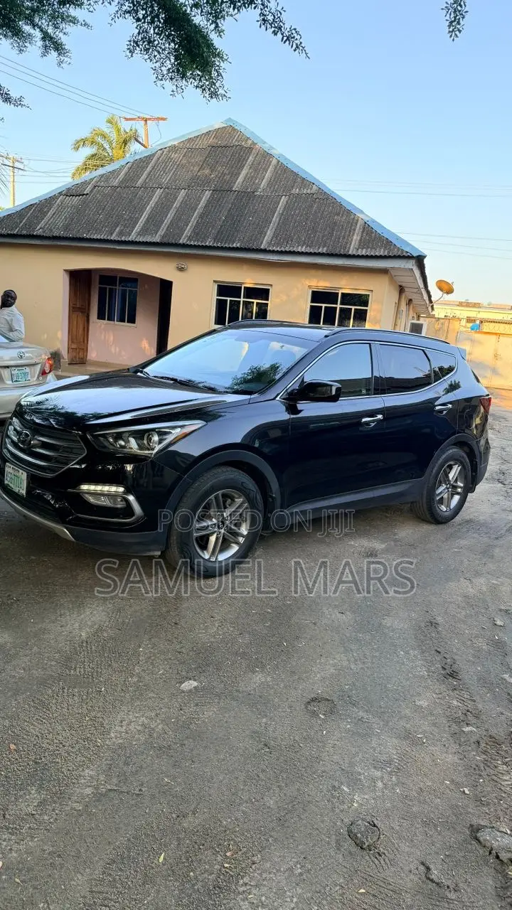 Hyundai Santa Fe SE Ultimate FWD 2017 Black