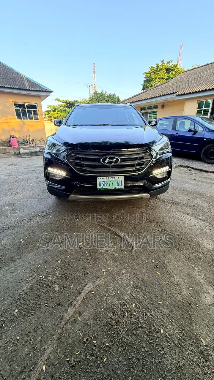 Hyundai Santa Fe SE Ultimate FWD 2017 Black