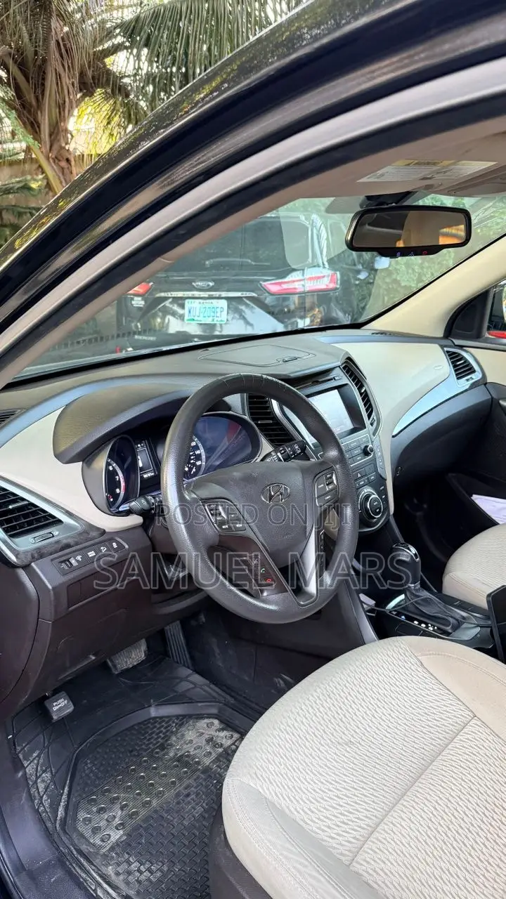 Hyundai Santa Fe SE Ultimate FWD 2017 Black