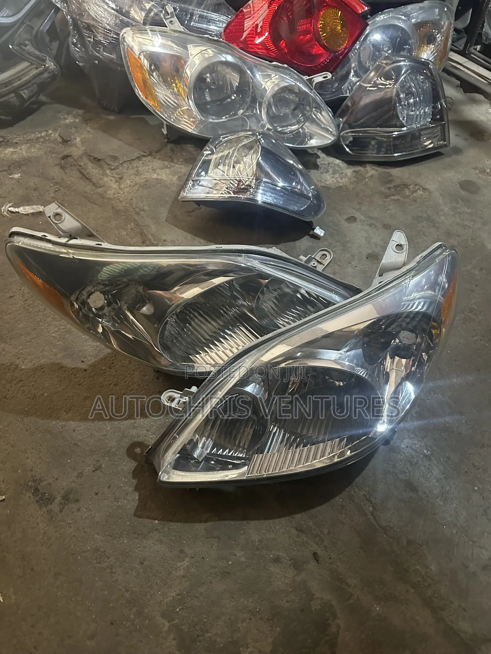 Headlight for Toyota Matrix 2005
