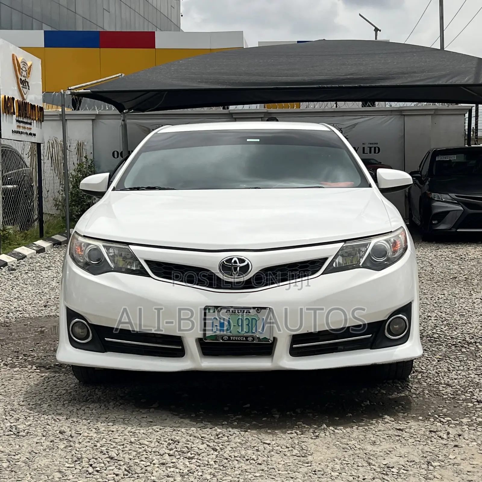 Toyota Camry SE 4dr Sedan (2.5L 4cyl 6A) 2013 White
