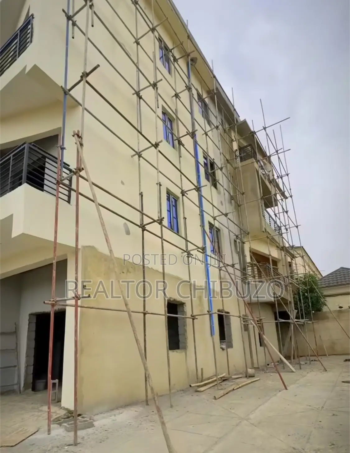 3bdrm Block of Flats in Abuja Top Realty, Durumi for sale
