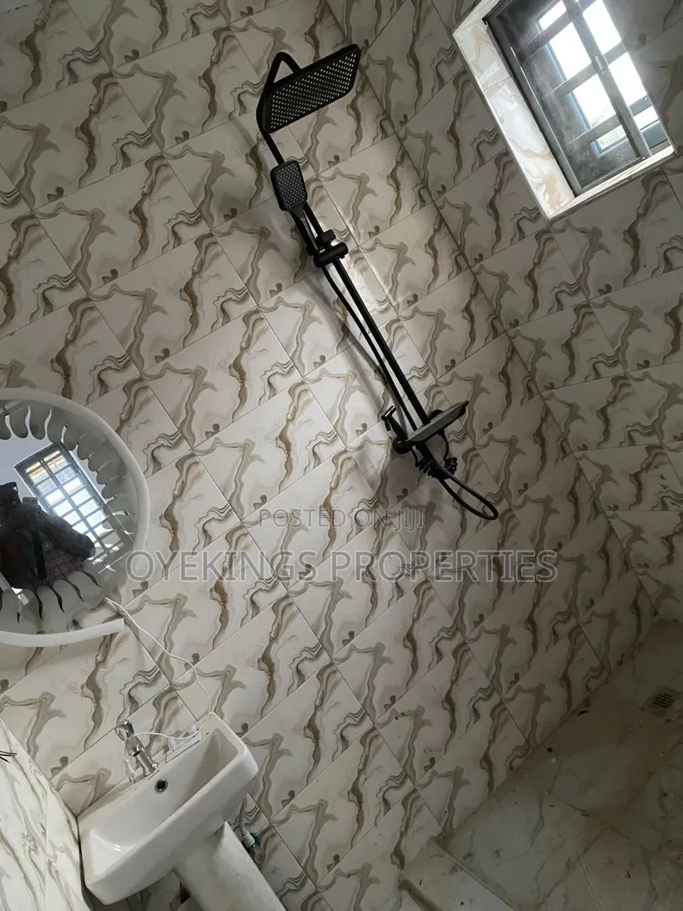 3bdrm Bungalow in Abapanu, Oluyole for sale