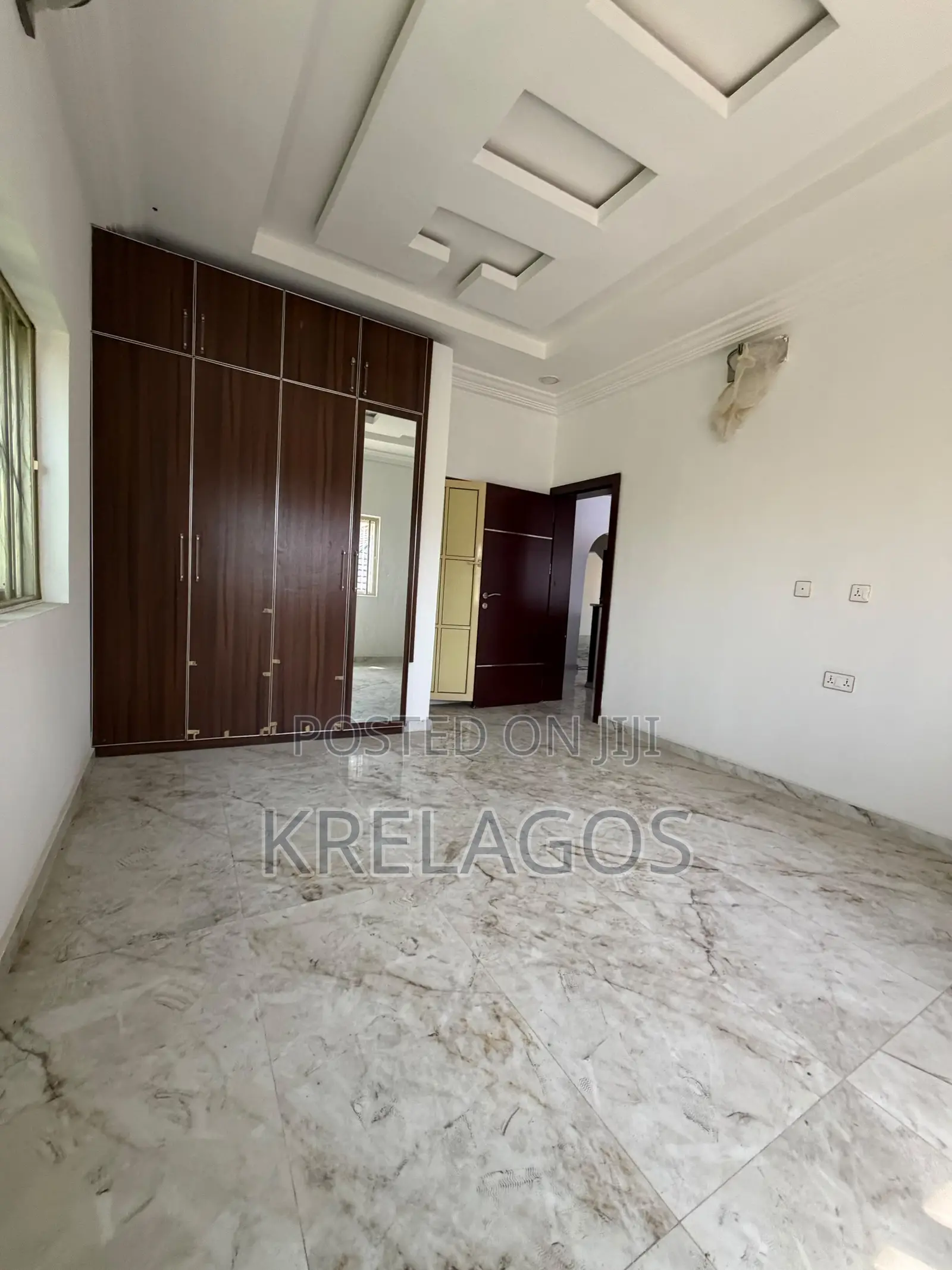 6bdrm Duplex in Sangotedo for sale